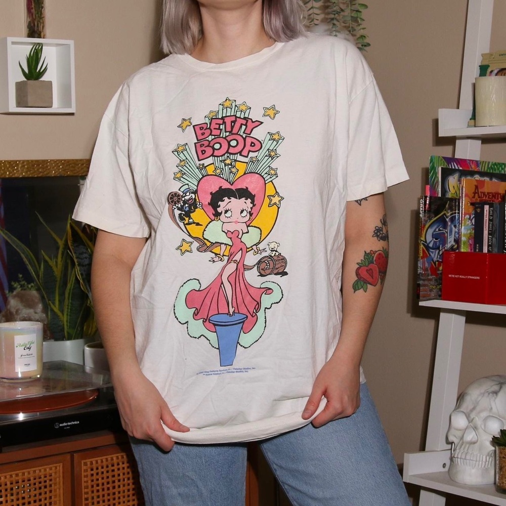 Vintage 2002 Betty Boop Showgirl Glow in the Dark Graphic T-Shirt